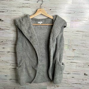 Love fire gray fleece fuzzy hooded vest size small
